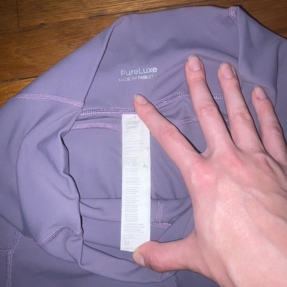 Purple Fabletics PureLuxe size medium leggings with pockets - Picture 6 of 6